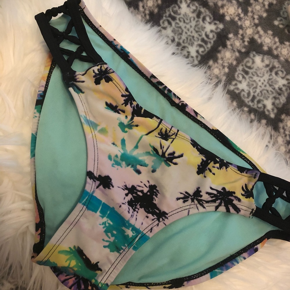 Bikini bottoms